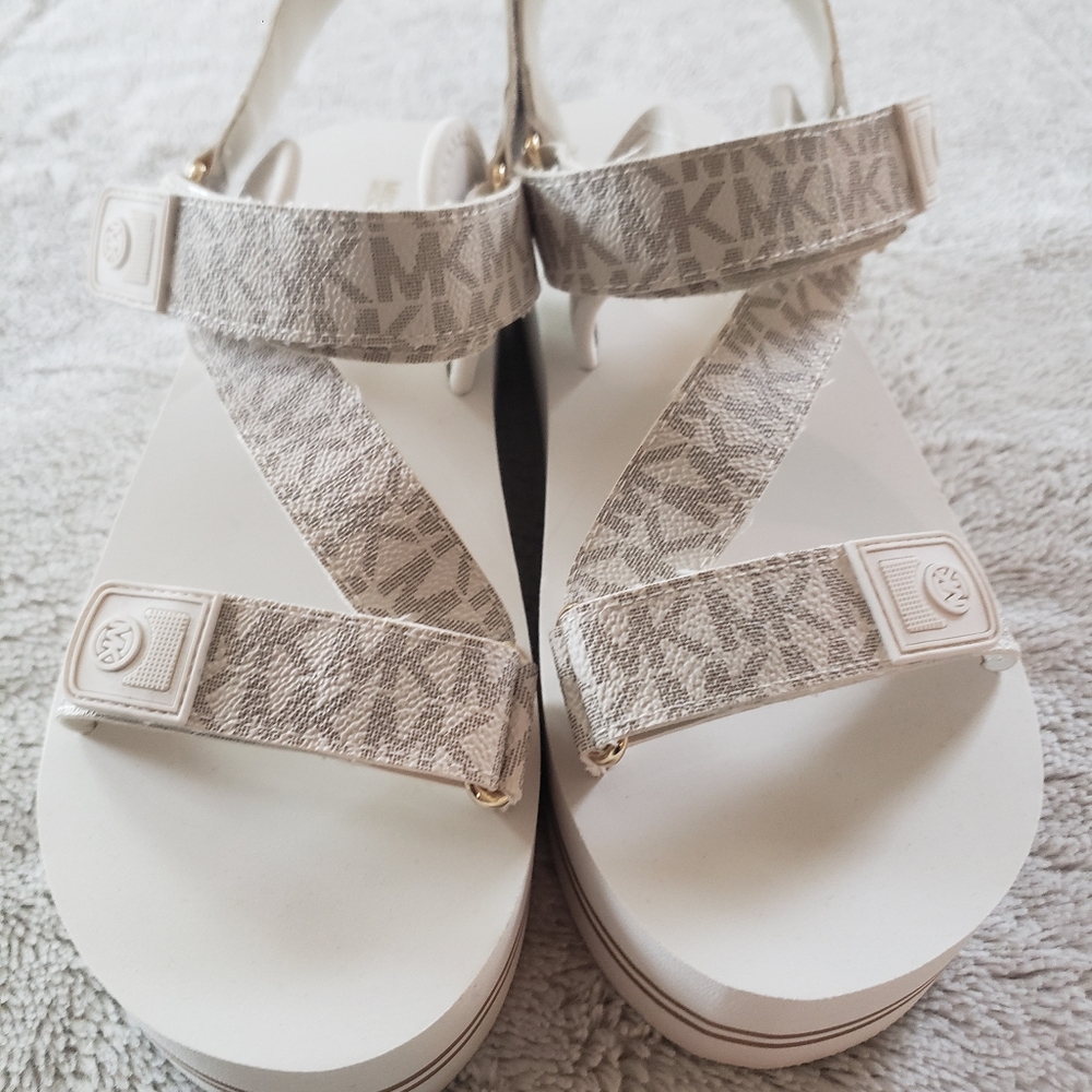 Michael Kors Oaklee Platform Sandals - Picture 3 of 7
